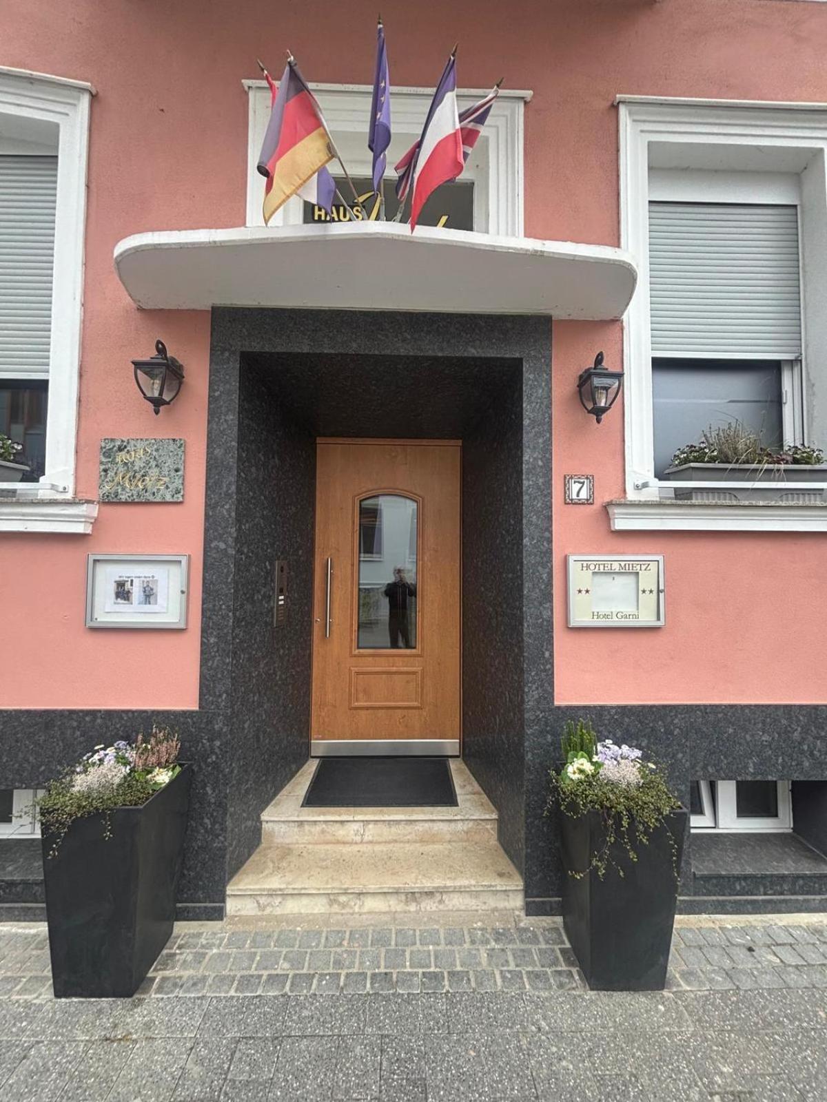 Gaestehaus Mietz Bad Neuenahr-Ahrweiler Eksteriør billede